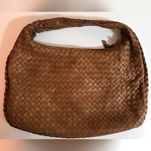 Bottega Veneta shoulder bag with intrecciato craftsmanship in calf leather